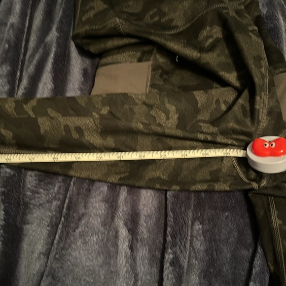 3X/4X Fabletics Powerhold On the Go Leggings - Picture 2 of 6